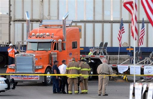 Train Hits TX Veterans Parade, At Least 4 Killed « FOX News Radio